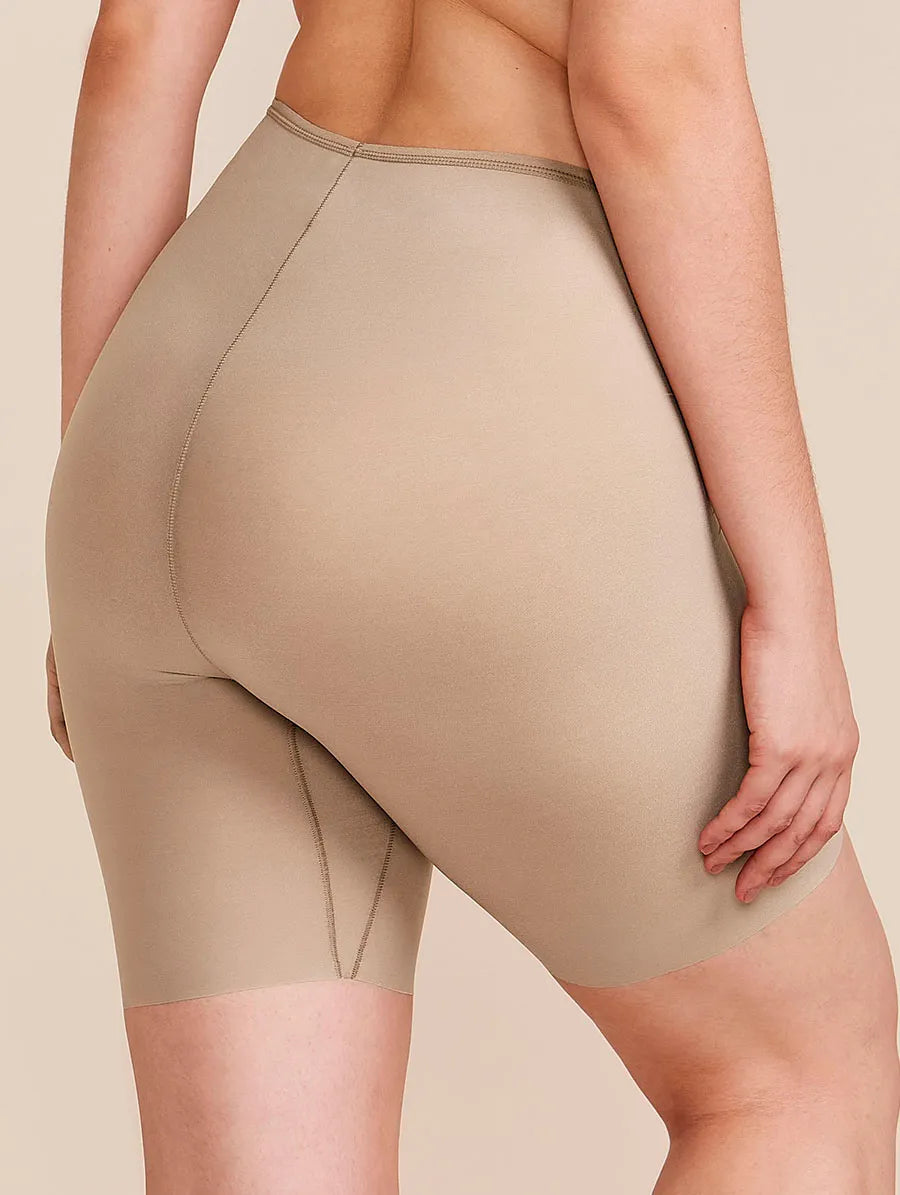 Bermuda Longa Em Microfibra Bege Camurca